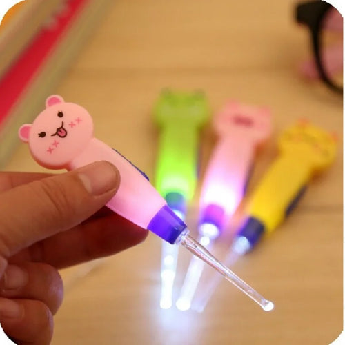 Pulitore Orecchie con Torcia LED per Bambini - Design Divertente e Sicuro