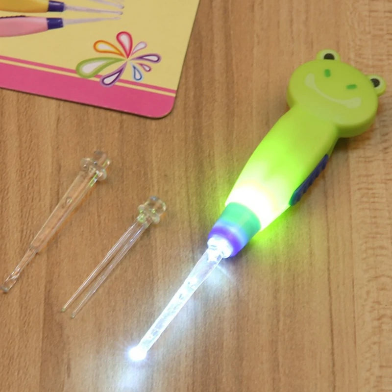 Pulitore Orecchie con Torcia LED per Bambini - Design Divertente e Sicuro