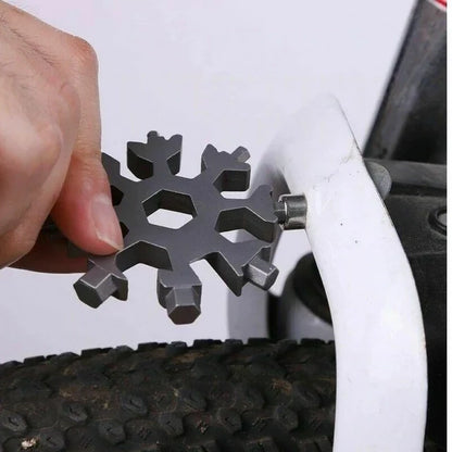 Multi Strumento Tattico 18 in 1 a Forma di Fiocco di Neve - Portachiavi